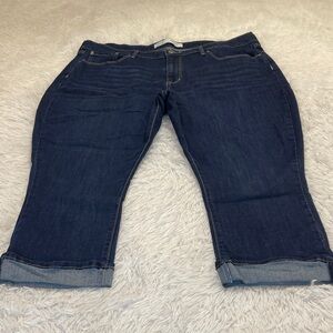 Signature by Levi Strauss Dark Blue MID RISE CAPRIS WOMENS SIZE 20- Waist 35
